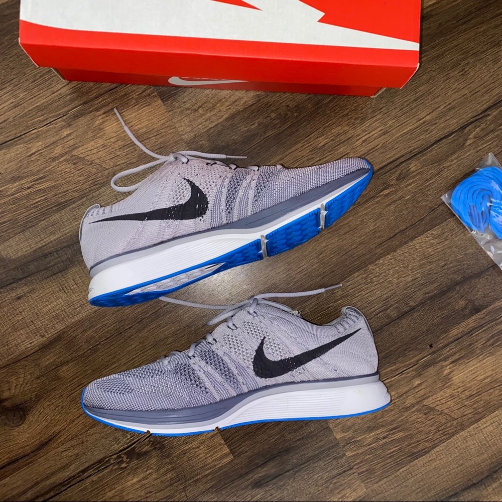 NWT and box Nike flyknit shoes